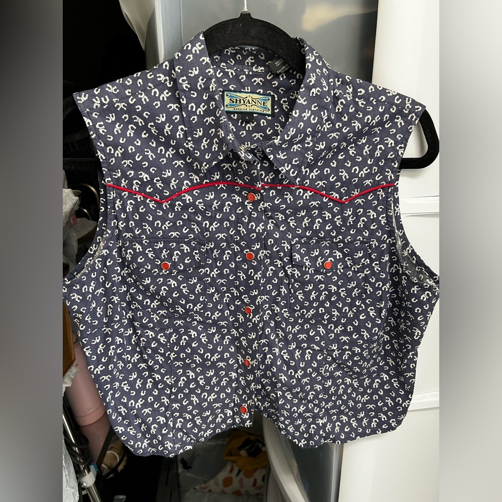 Shyanne Navy Horseshoe Western Sleeveless Shirt Heart Cutout Cotton size Large